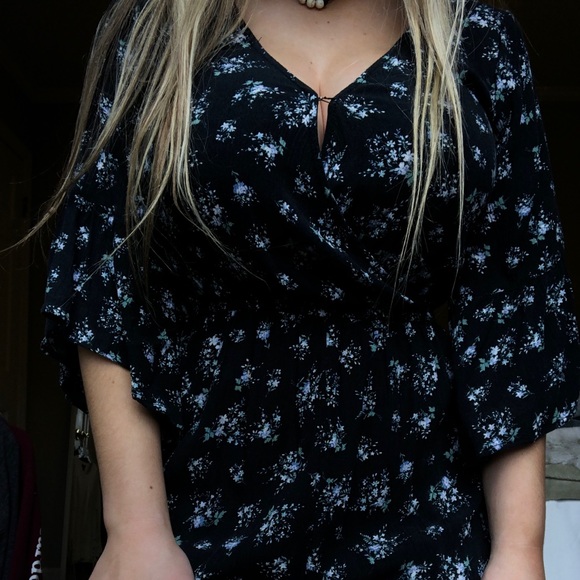 AEO ROMPER - Picture 2 of 6